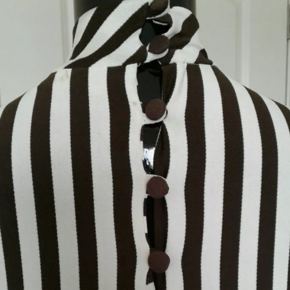 Authentic Cache Striped Top with Cut Out Back - Picture 7 of 8